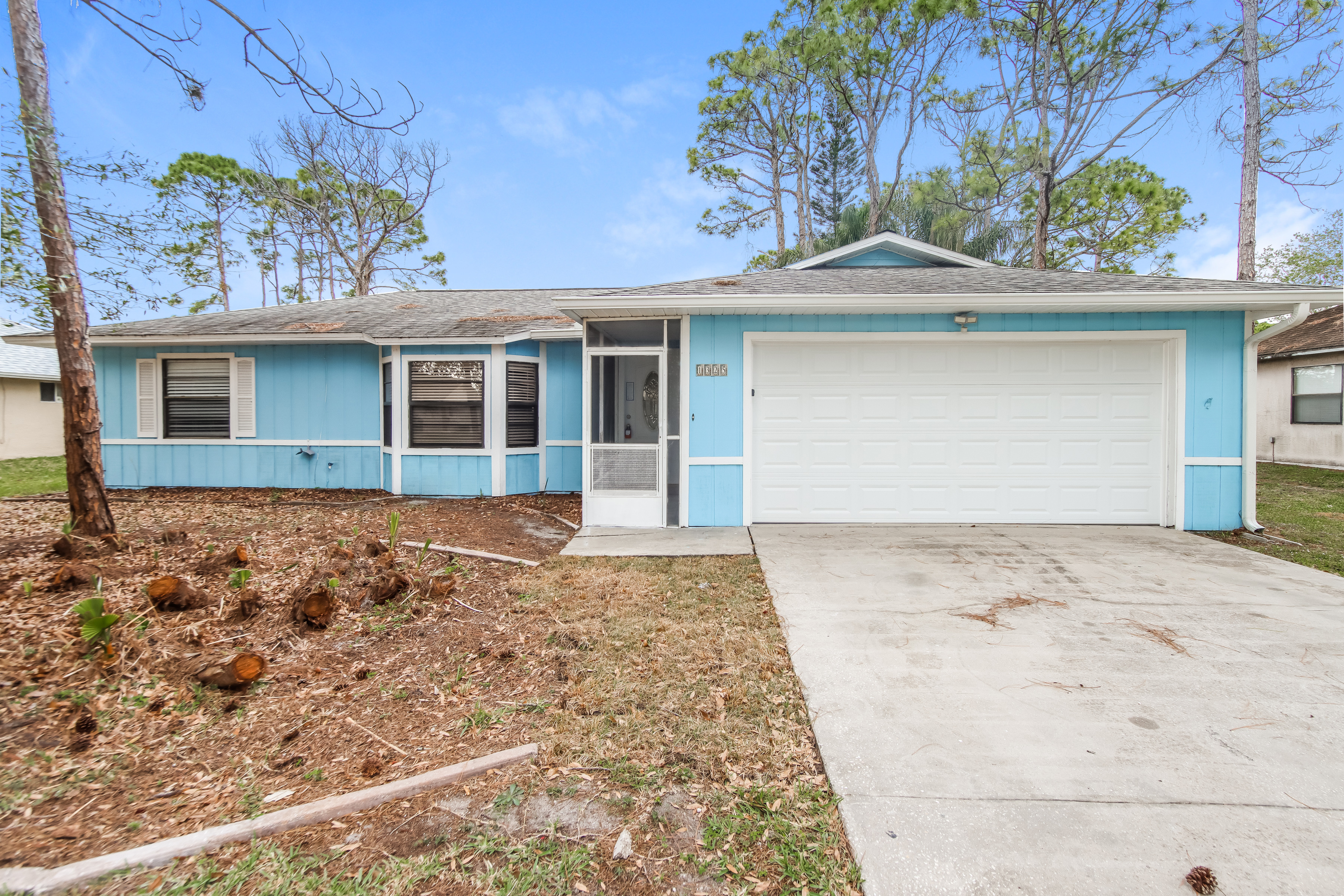 1325 HELVENSTON ST N W PALM BAY, FL 32907